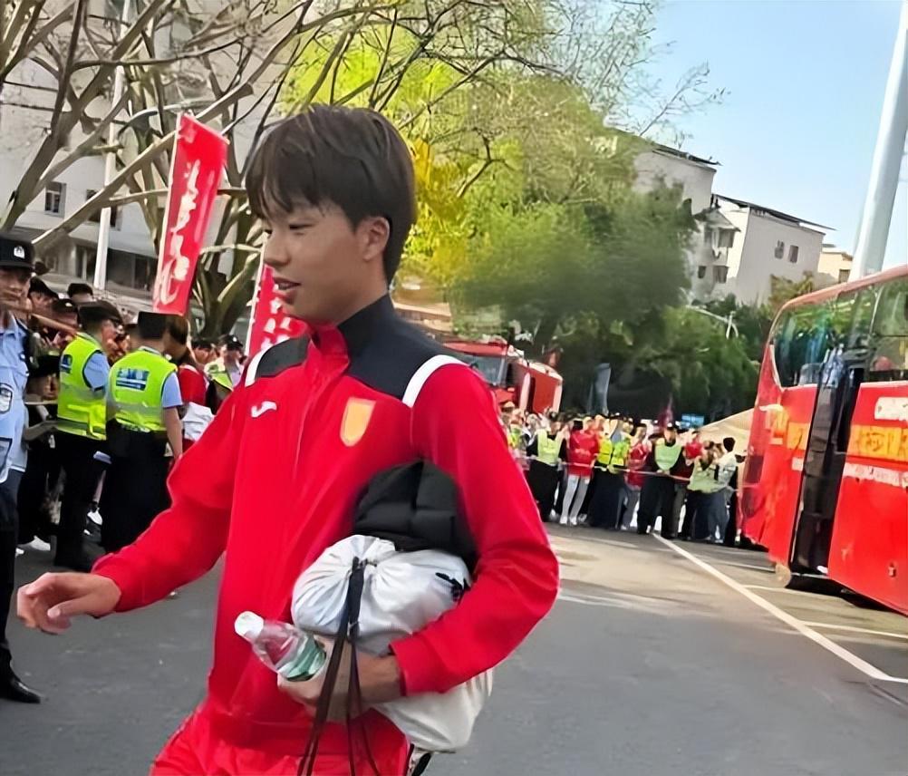 开云体育APP下载-喜讯！重庆铜梁龙刚战平西海岸，李镇全就赛后发声做出重要决定